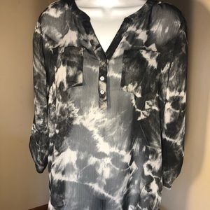 Express black & white button up silhouette blouse